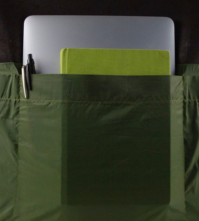 green lining with laptop pocket in the metroc bag